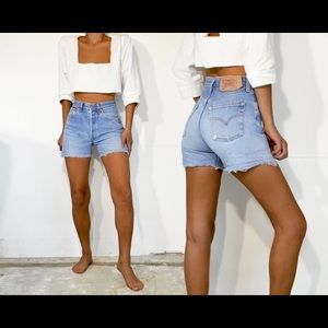 Levi’s 501 Mid Thigh Shorts Medium Blue